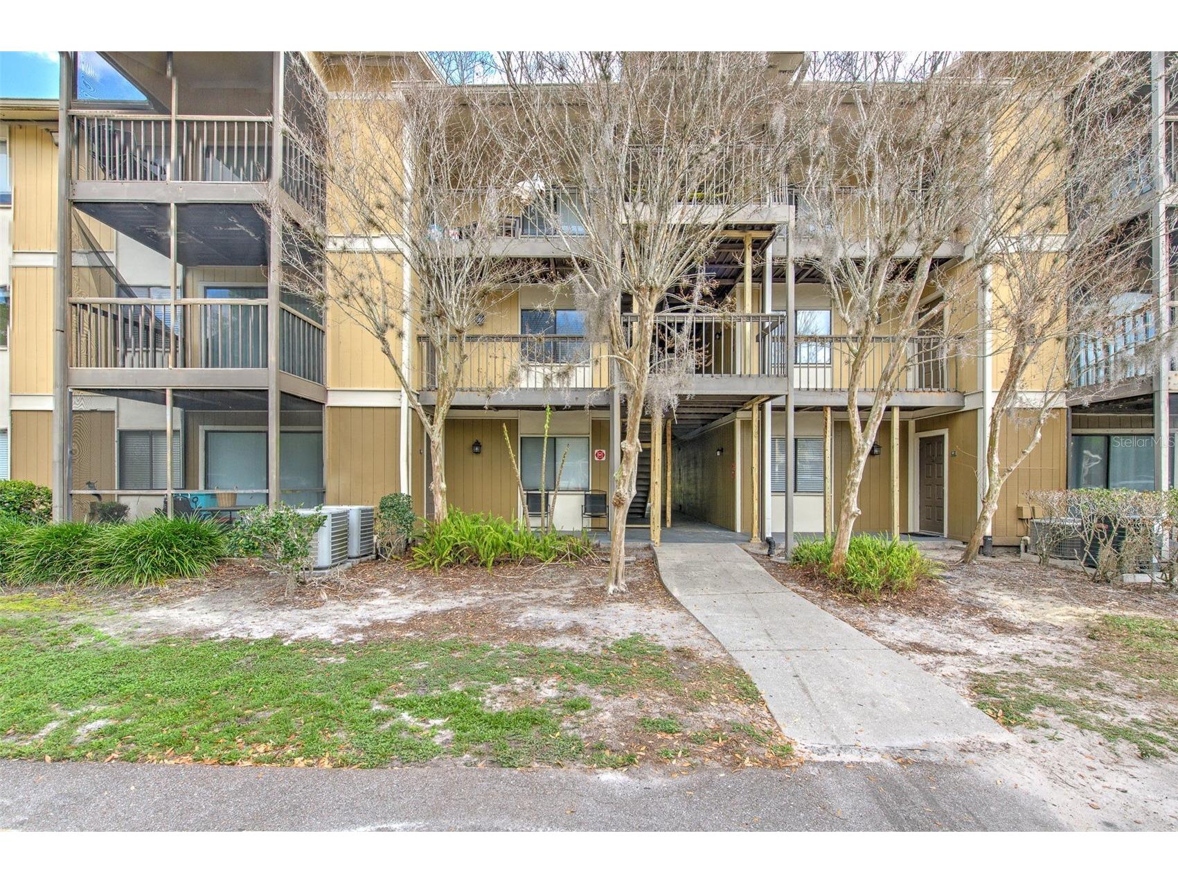 13403 Arbor Pointe Circle #304 Tampa FL 33617 TB8478970 image1