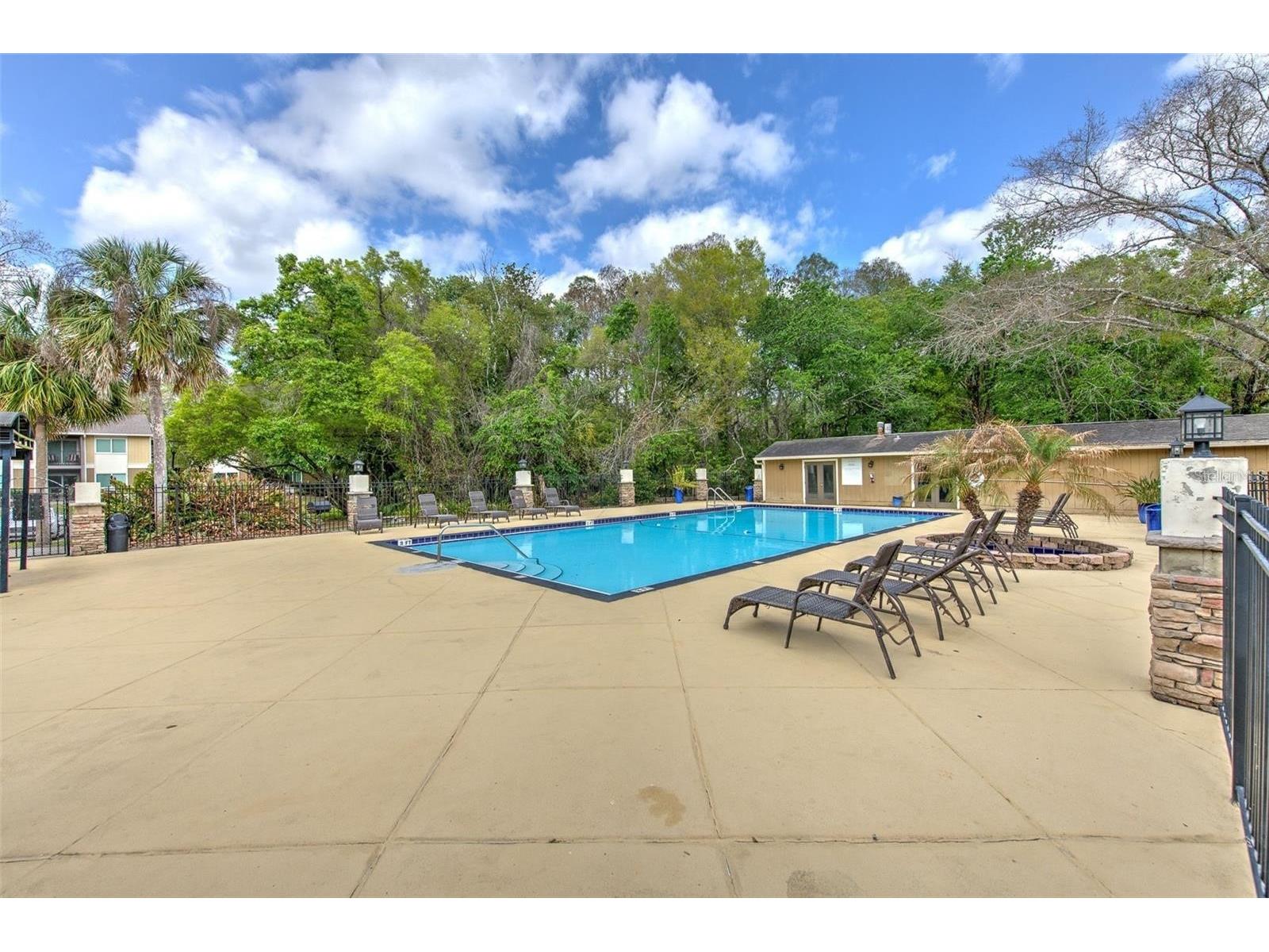 13403 Arbor Pointe Circle #304 Tampa FL 33617 TB8512742 image25