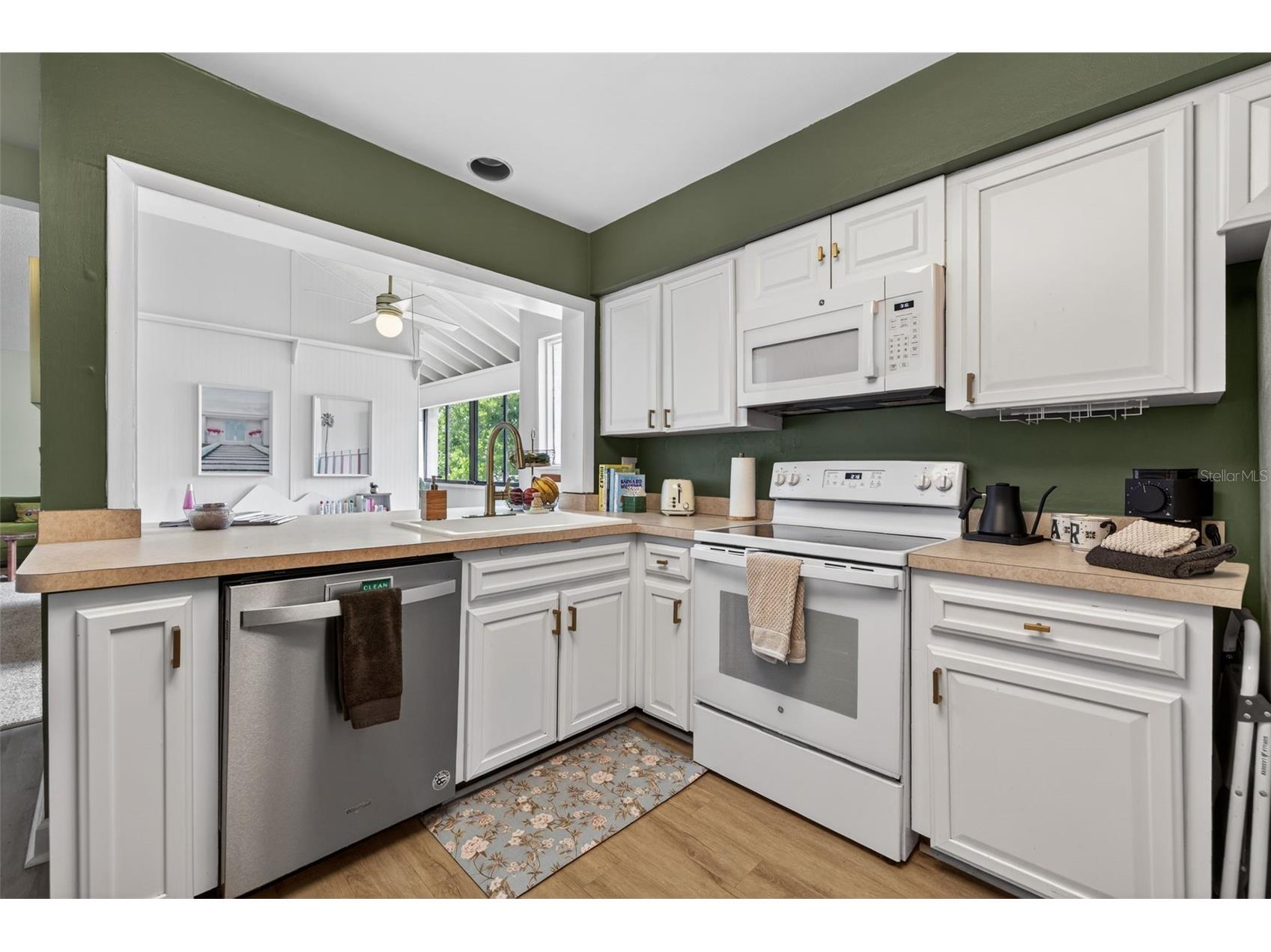 13405 Pine Lake Way #203 Tampa FL 33618 - COMMUNITY POND TB8507916 image21