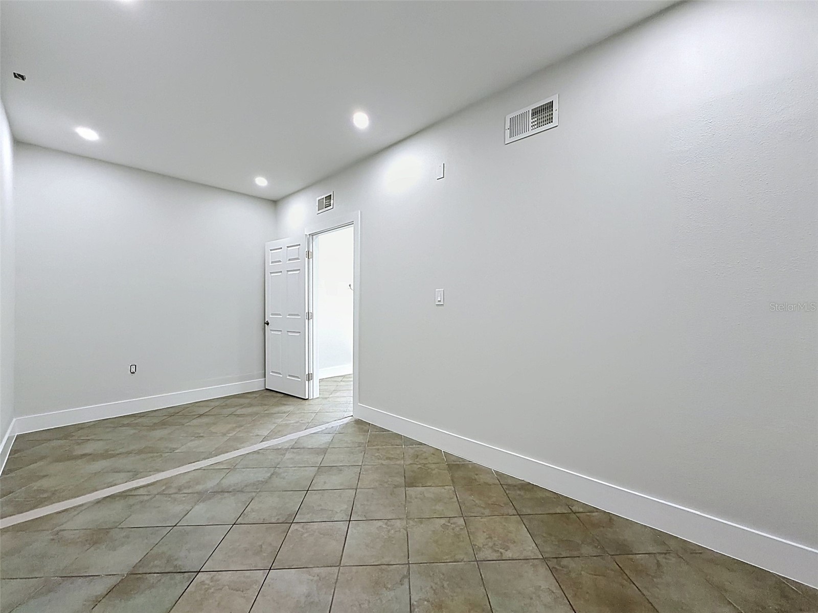 13414 Us Highway 19 Hudson FL 34667 W7885612 image32