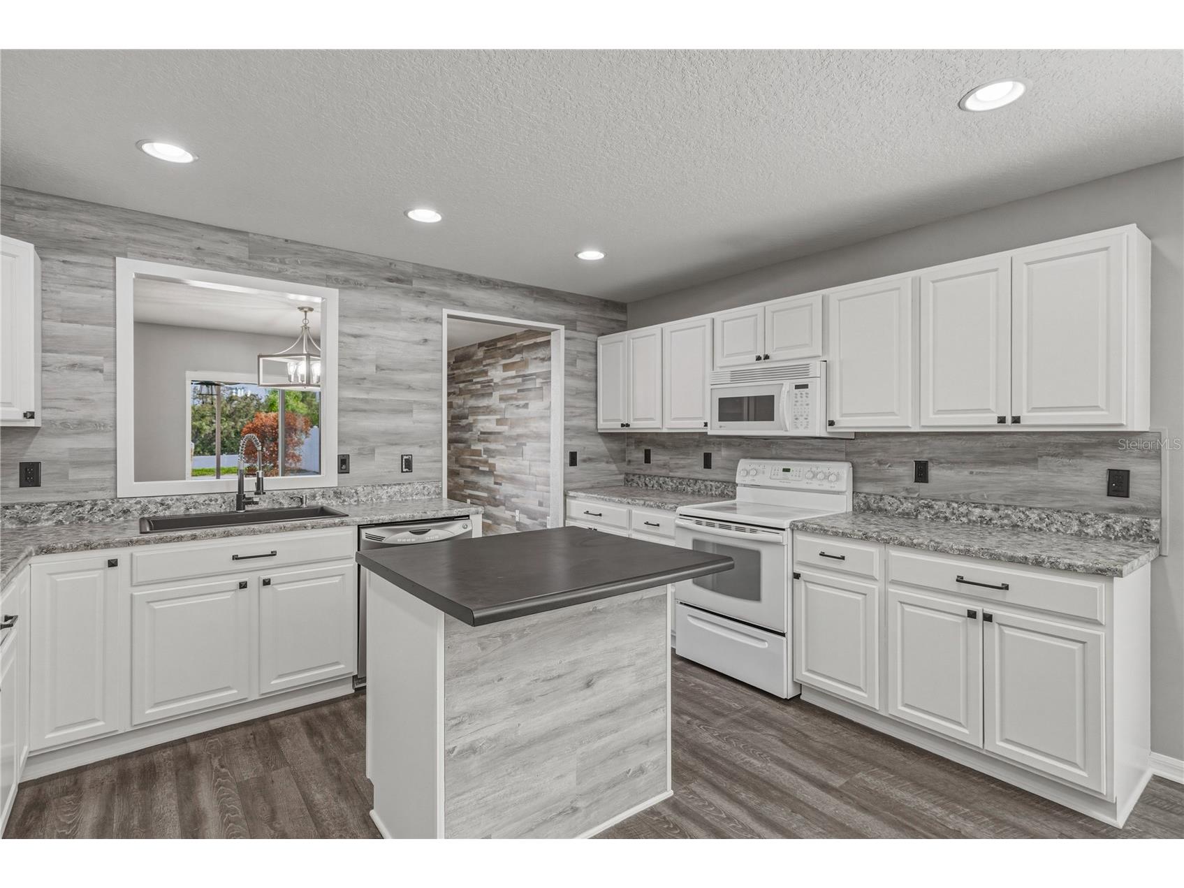 13416 Kent Bradley Street Dade City FL 33525 TB8484293 image13