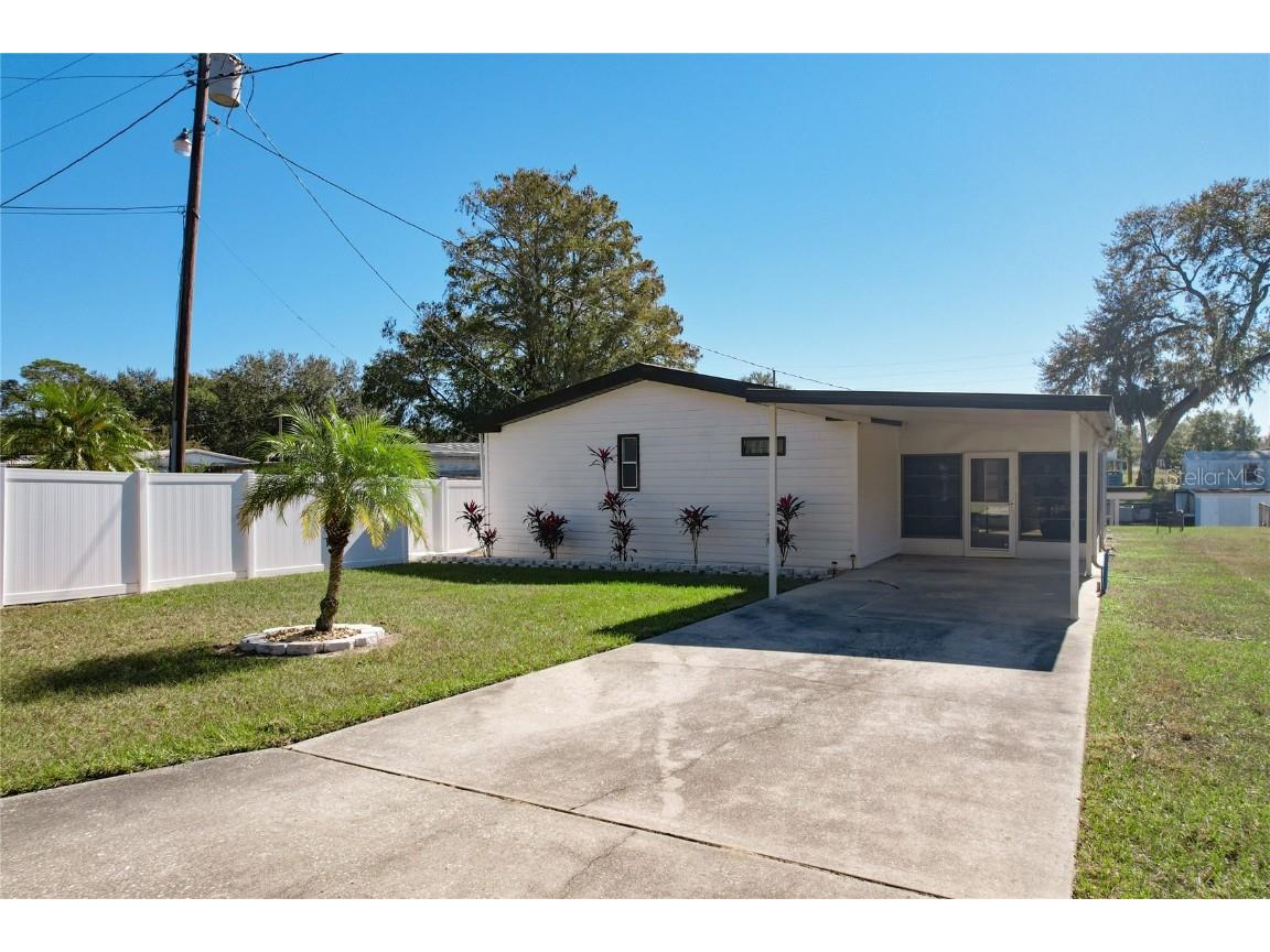 13426 Palm Drive Astatula FL 34705 G5105763 image7