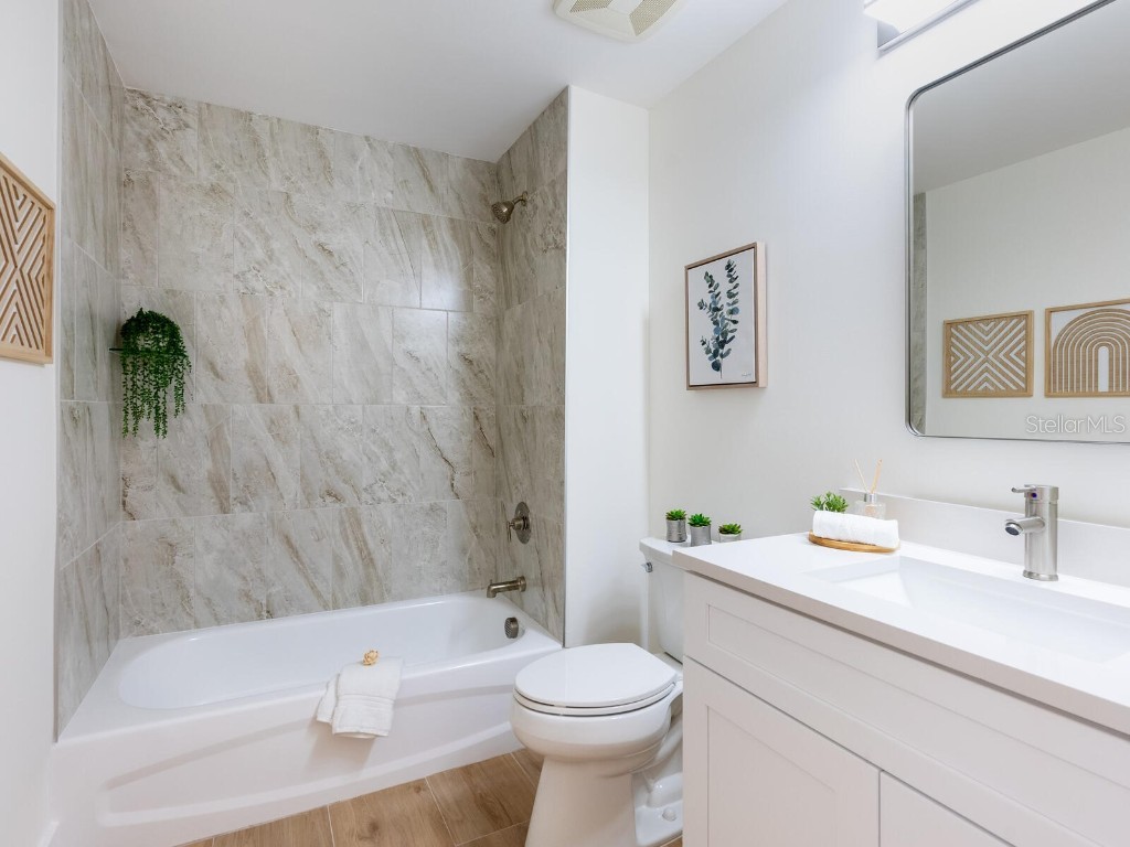 1343 4th Street #101 Sarasota FL 34236 A4659154 image25