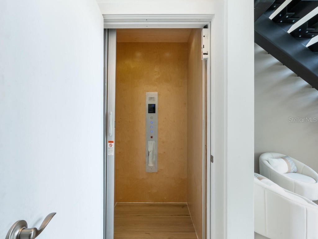 1343 4th Street #201 Sarasota FL 34236 A4659164 image53