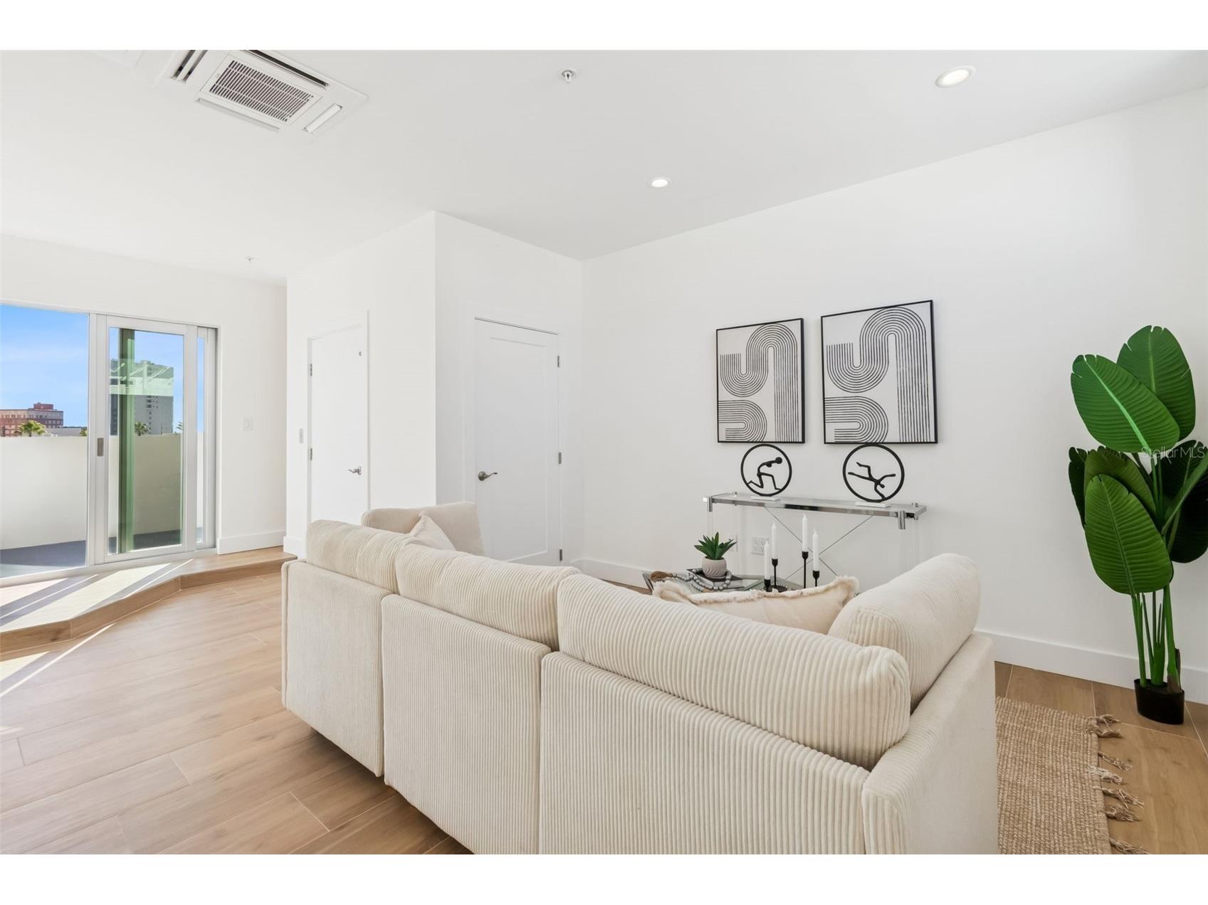 1343 4th Street #202 Sarasota FL 34236 TB8468784 image7