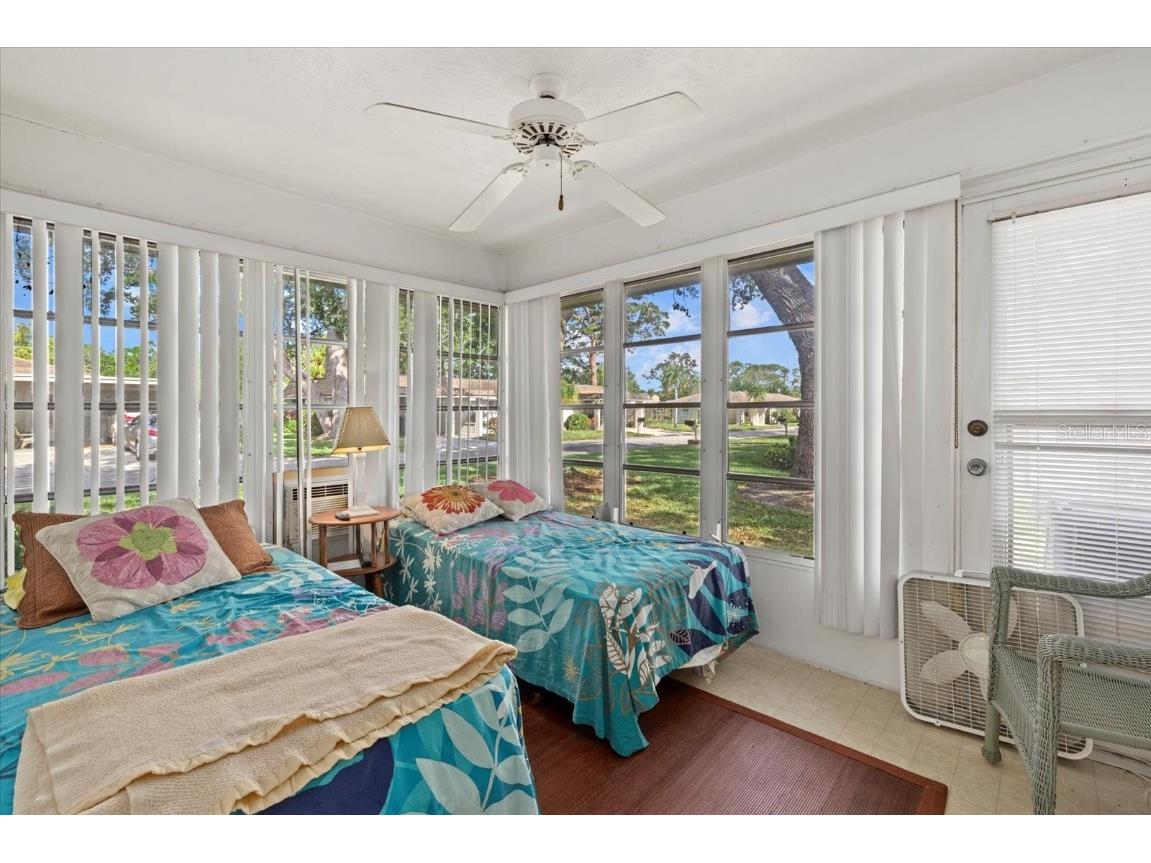 1343 Glendale Circle W #216 Sarasota FL 34232 A4647065 image17