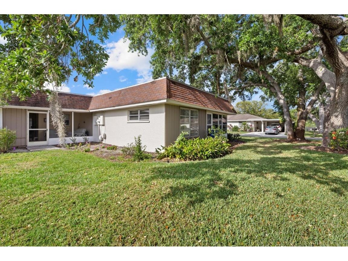 1343 Glendale Circle W #216 Sarasota FL 34232 A4647065 image18