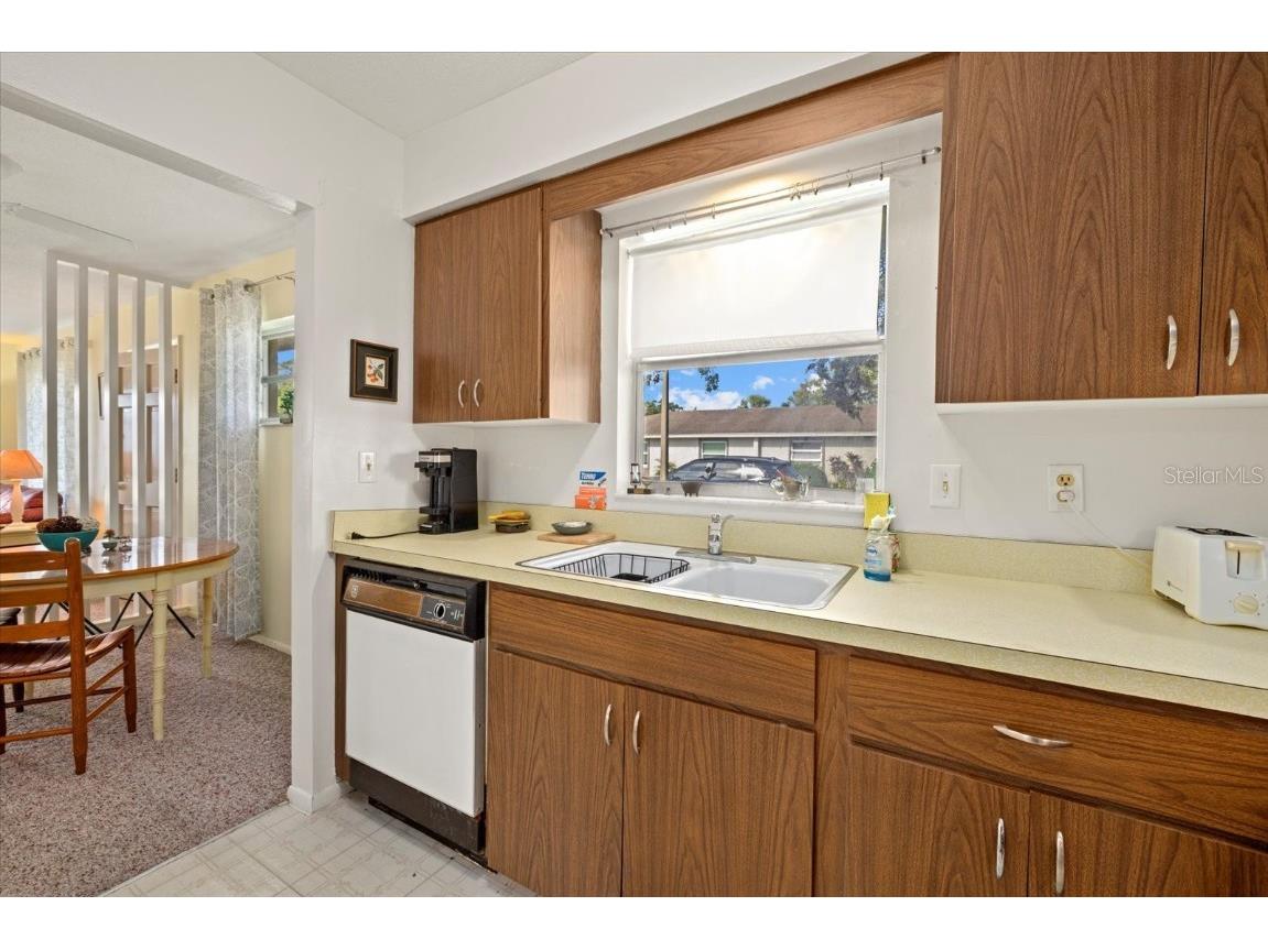 1343 Glendale Circle W #216 Sarasota FL 34232 A4647065 image8