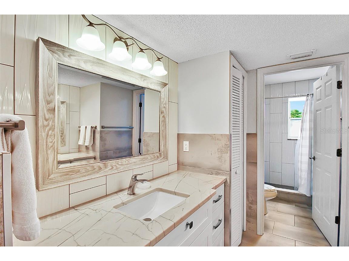 1343 Siesta Bayside Drive #1343-C Sarasota FL 34242 A4593764 image27