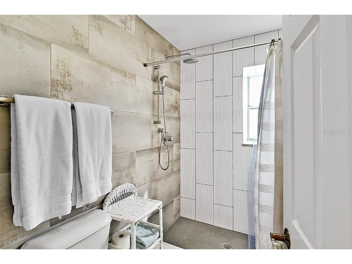 1343 Siesta Bayside Drive #1343-C Sarasota FL 34242 A4593764 image29