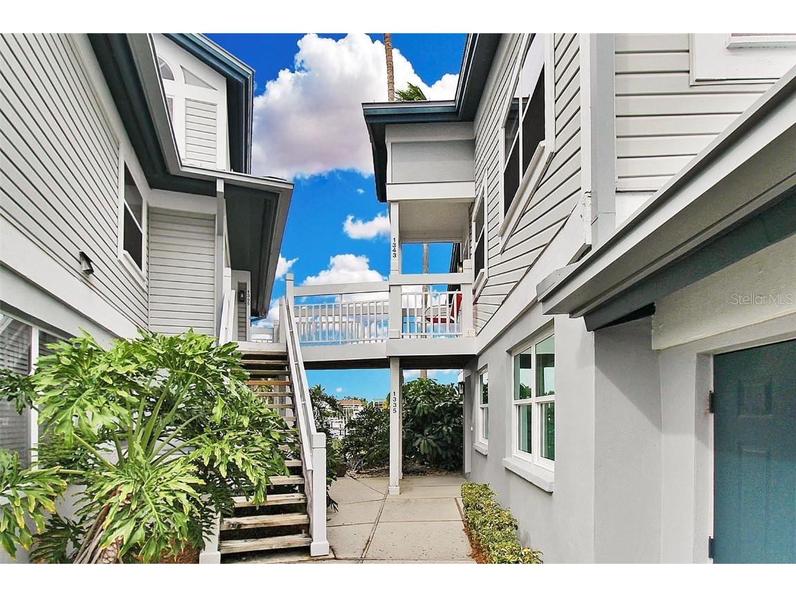 1343 Siesta Bayside Drive #1343-C Sarasota FL 34242 A4593764 image3