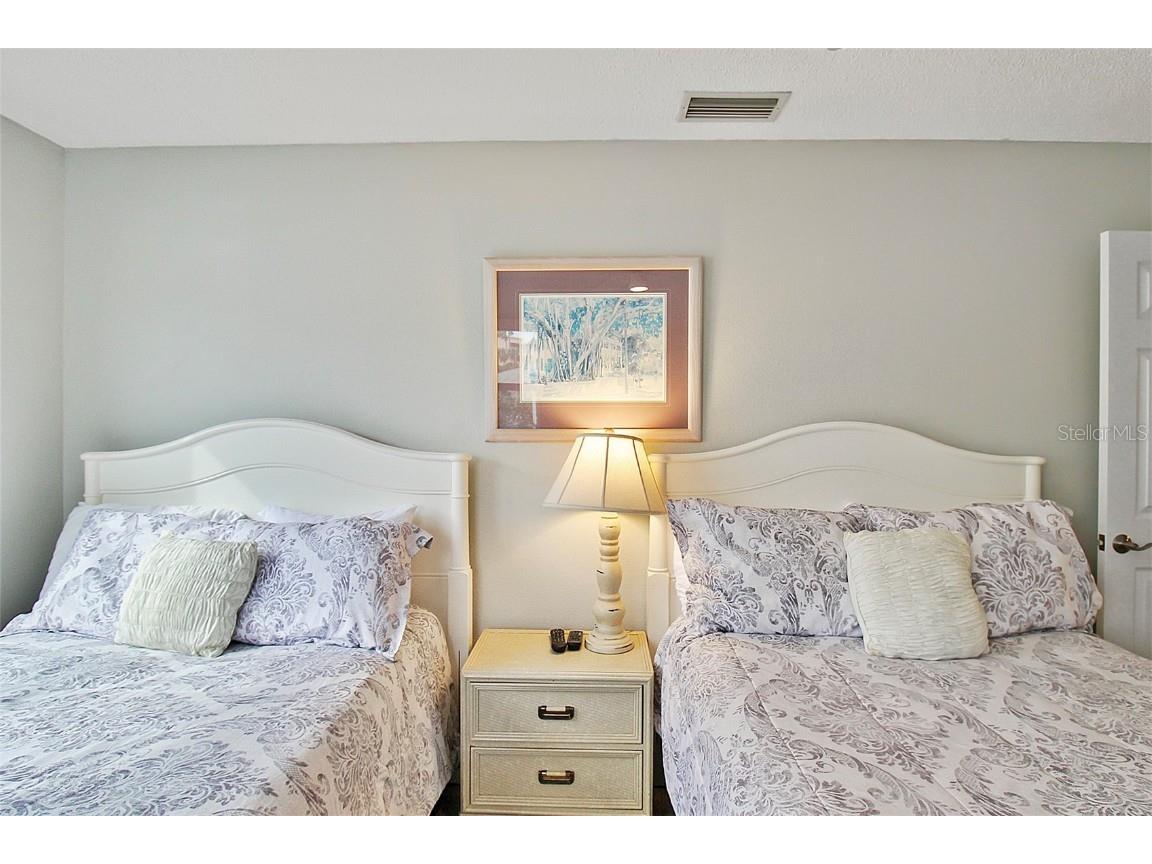 1343 Siesta Bayside Drive #1343-C Sarasota FL 34242 A4593764 image32