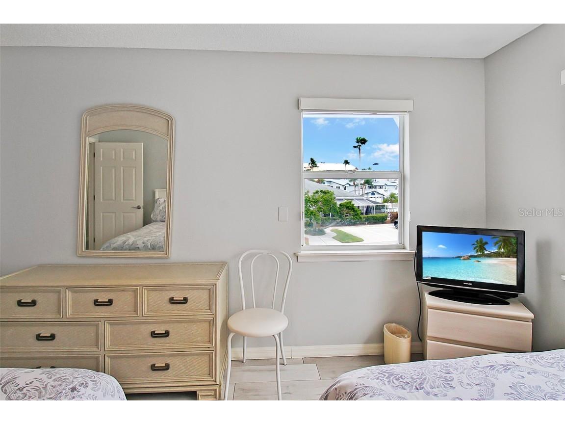 1343 Siesta Bayside Drive #1343-C Sarasota FL 34242 A4593764 image33