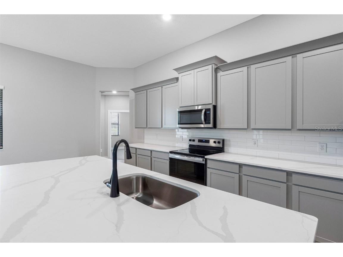 13439 Walden Sheffield Road Dover FL 33527 TB8455503 image2