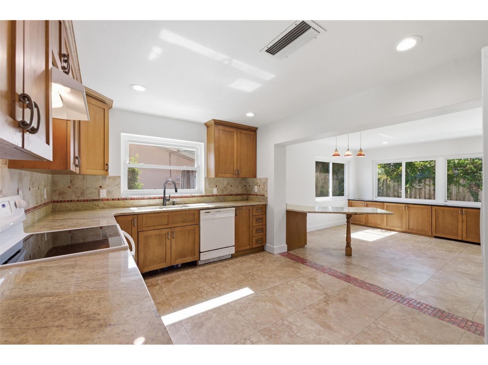 1344 62nd Place S Saint Petersburg FL 33705 TB8472828 image13
