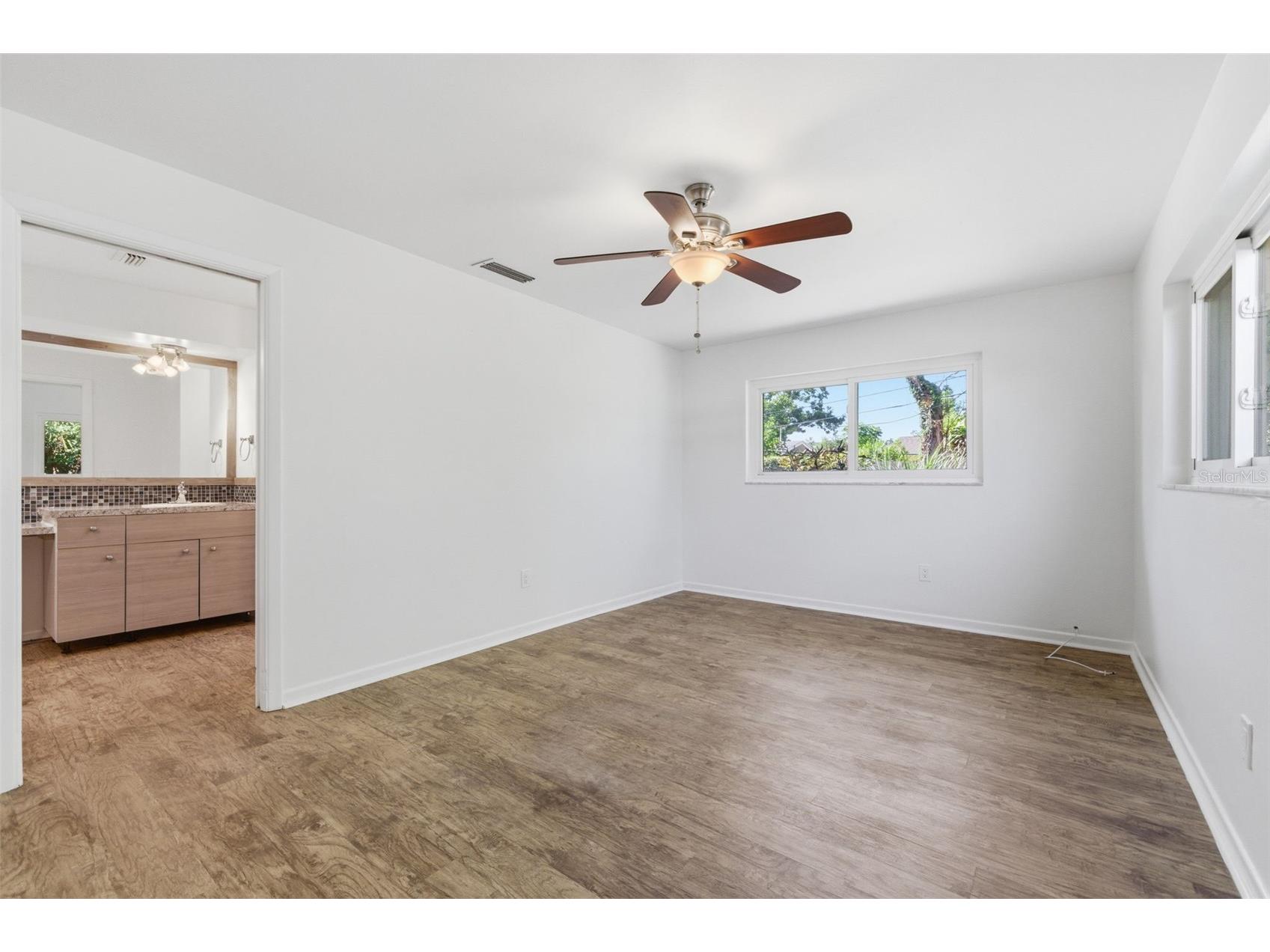 1344 62nd Place S Saint Petersburg FL 33705 TB8472828 image21