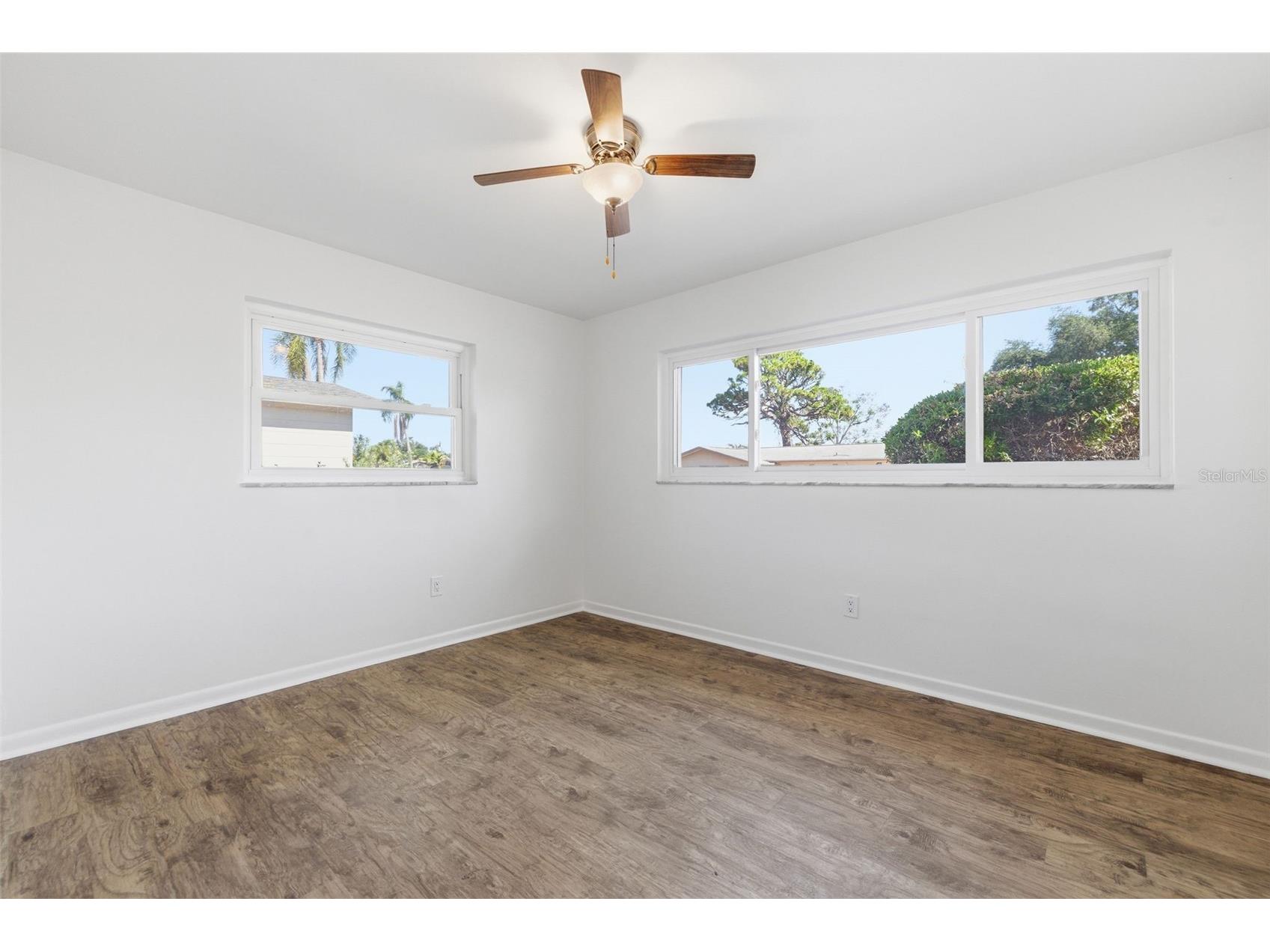 1344 62nd Place S Saint Petersburg FL 33705 TB8472828 image25
