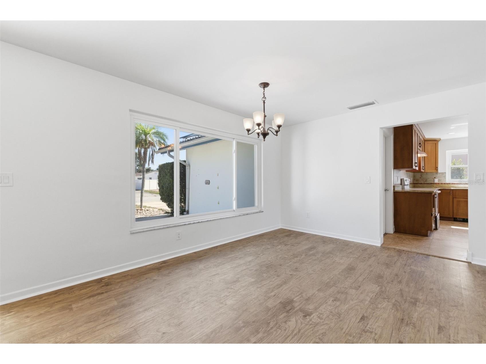 1344 62nd Place S Saint Petersburg FL 33705 TB8472828 image9
