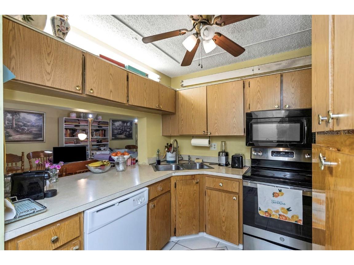 1344 Pine Ridge Circle E #D2 Tarpon Springs FL 34688 W7879031 image12