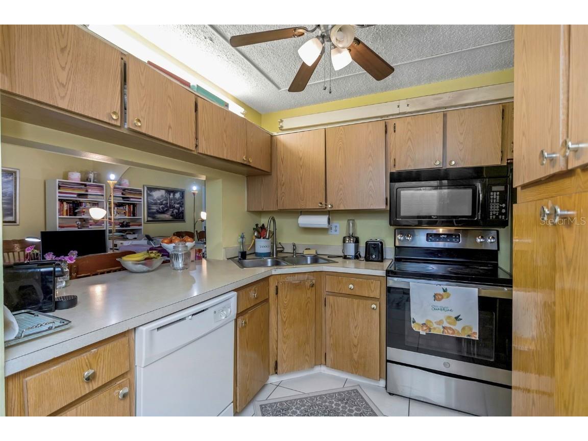 1344 Pine Ridge Circle E #D2 Tarpon Springs FL 34688 W7879031 image5