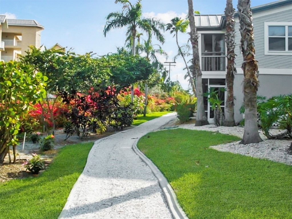 1344 Siesta Bayside Drive #1344-D Sarasota FL 34242 A4589576 image17