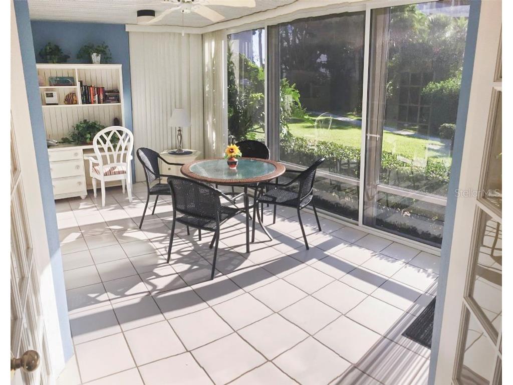 1344 Siesta Bayside Drive #1344-D Sarasota FL 34242 A4589576 image2