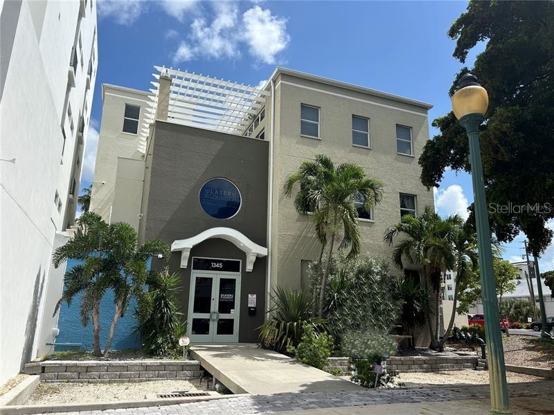 1345 2nd Street #C Sarasota FL 34236 A4618267 image1