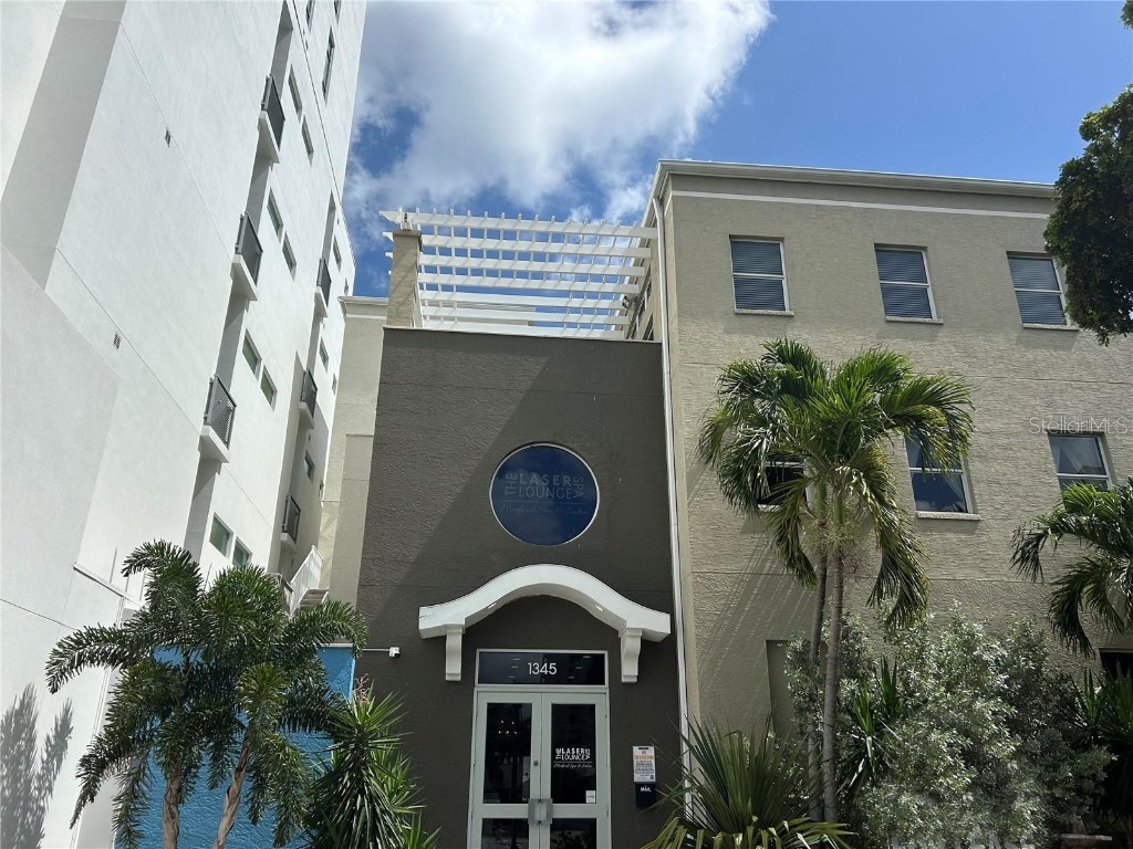 1345 2nd Street #C Sarasota FL 34236 A4618267 image2