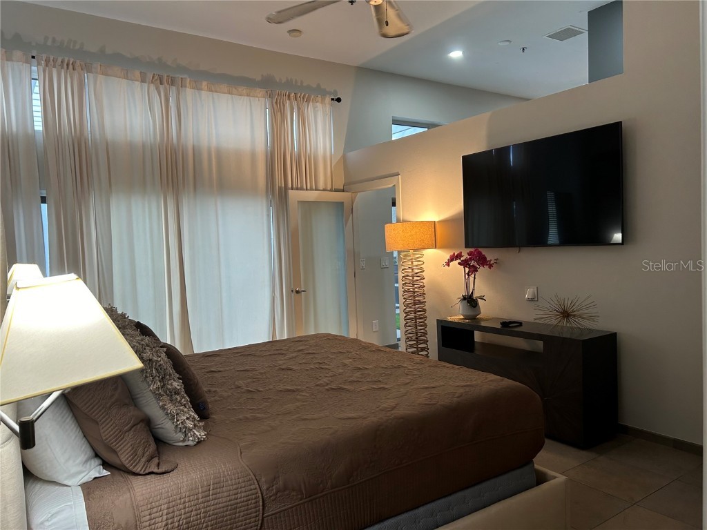 1345 2nd Street #C Sarasota FL 34236 A4618267 image32