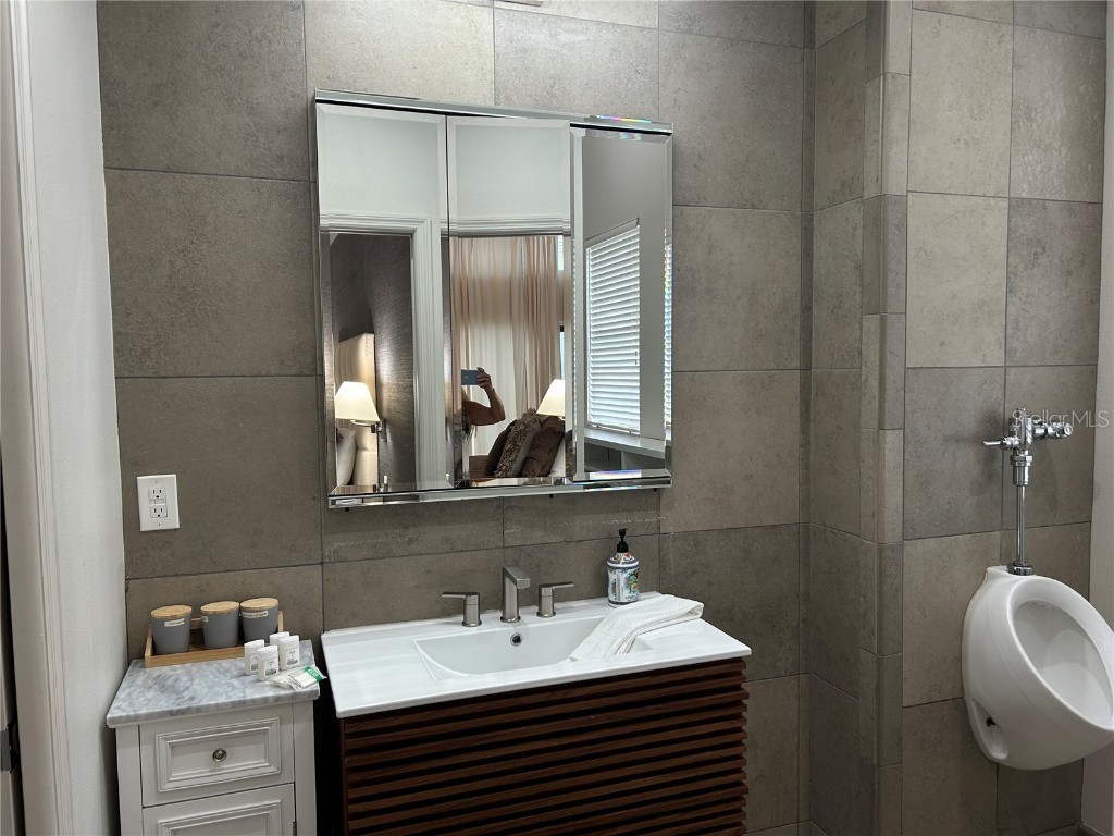 1345 2nd Street #C Sarasota FL 34236 A4618267 image34