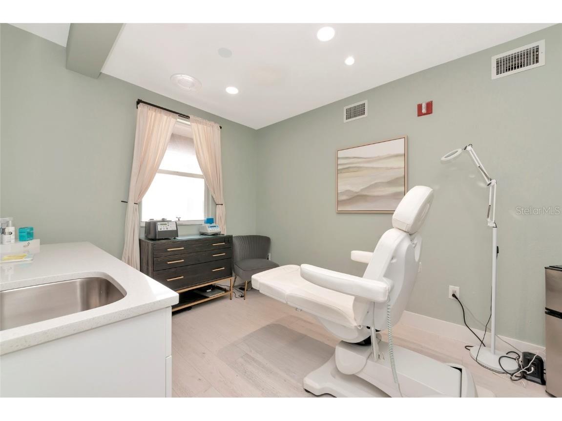 1345 2nd Street Sarasota FL 34236 A4666612 image53