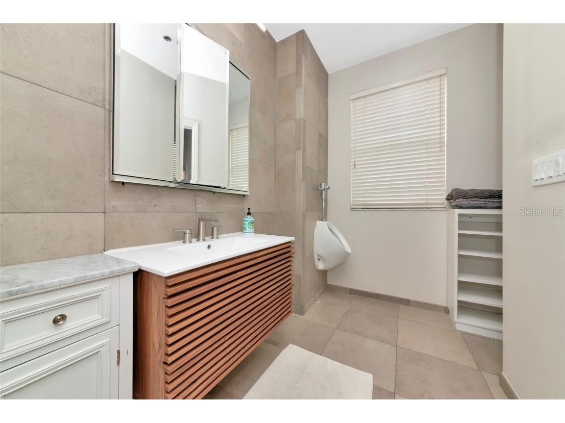 1345 2nd Street Sarasota FL 34236 A4666612 image82