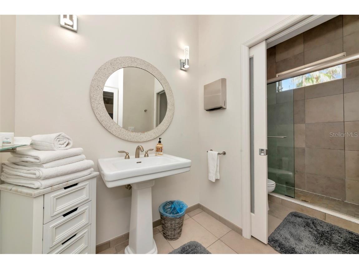 1345 2nd Street Sarasota FL 34236 A4666612 image88