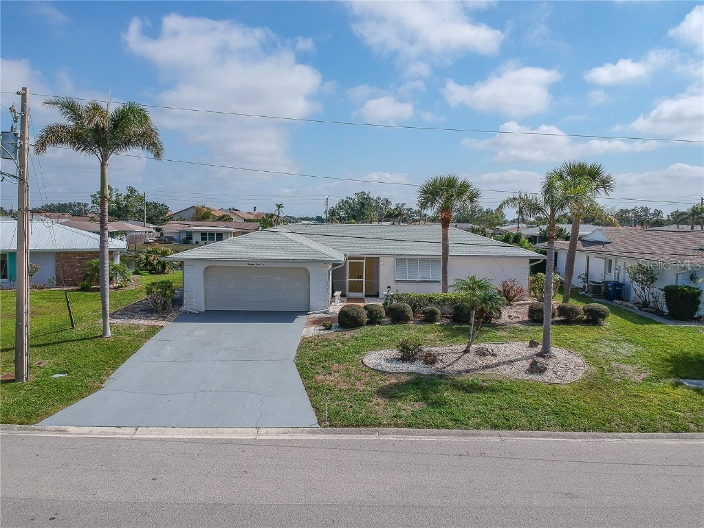 1345 Cambridge Drive Venice FL 34293 C7505167 image1