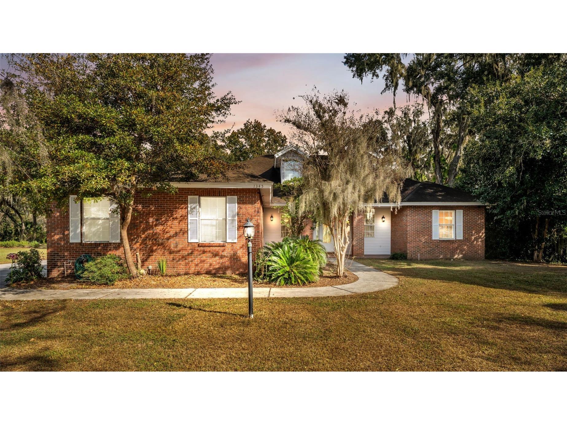 1345 Longoak Dr Drive N Lakeland FL 33811 L4958435 image2