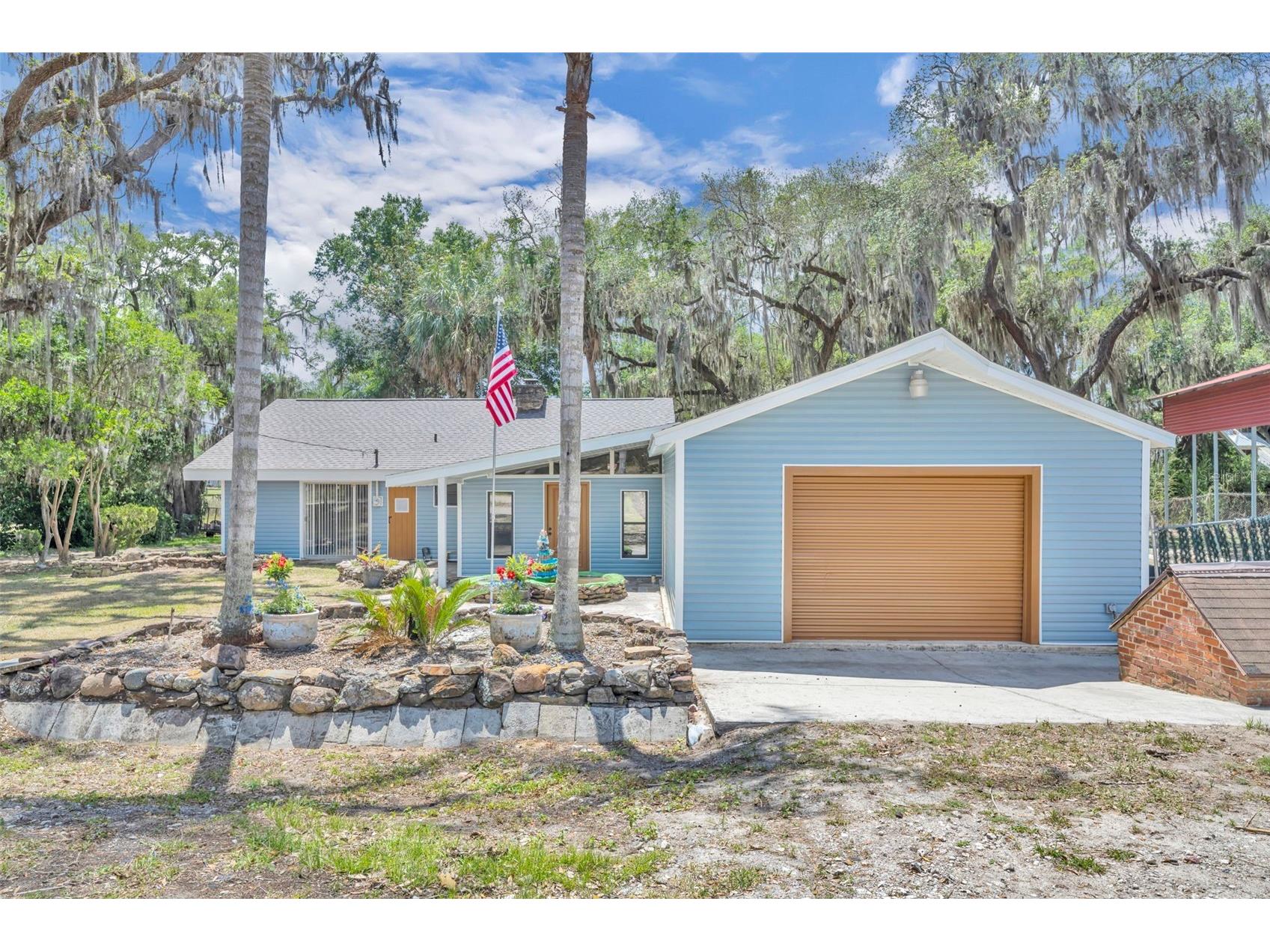 13450 SE 105th Terrace Ocklawaha FL 32179 - LITTLE LAKE WEIR G5111757 image1