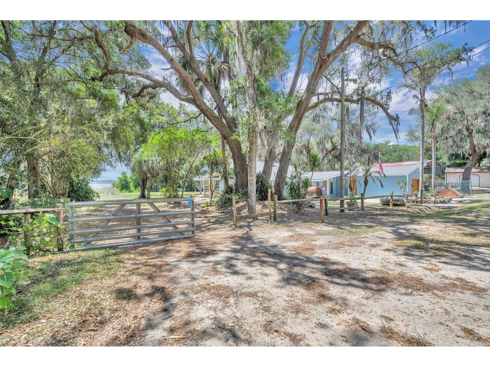 13450 SE 105th Terrace Ocklawaha FL 32179 - LITTLE LAKE WEIR G5111757 image2