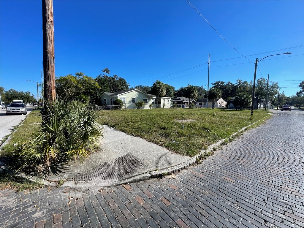 1347 14th Avenue S Saint Petersburg FL 33705 U8216059 image1