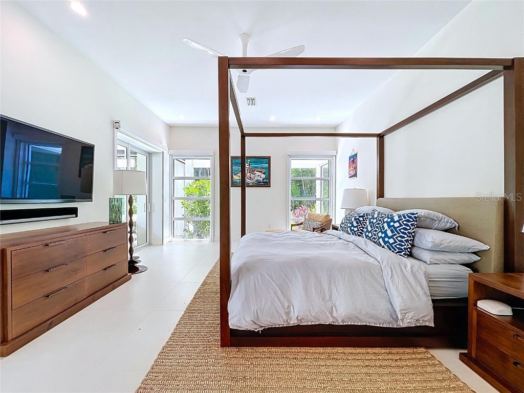 1347 Harbor Drive Sarasota FL 34239 A4661511 image36