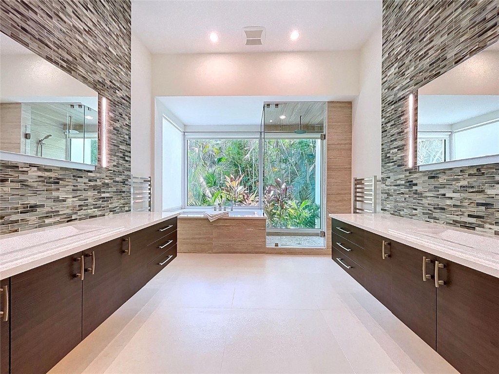 1347 Harbor Drive Sarasota FL 34239 A4661511 image45