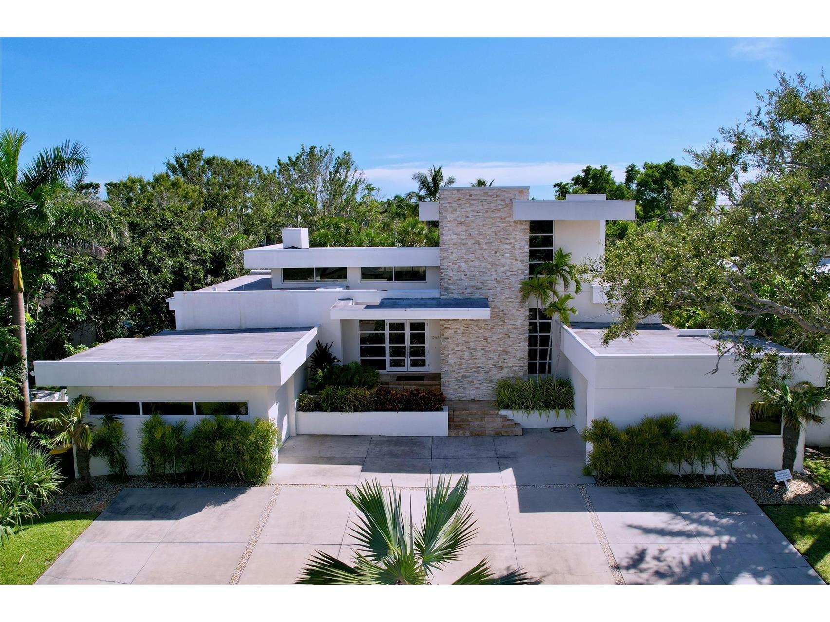 1347 Harbor Drive Sarasota FL 34239 A4679697 image1