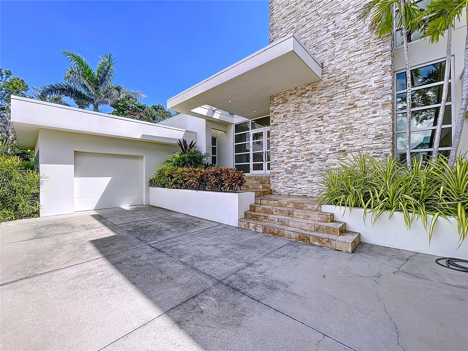 1347 Harbor Drive Sarasota FL 34239 A4679697 image4