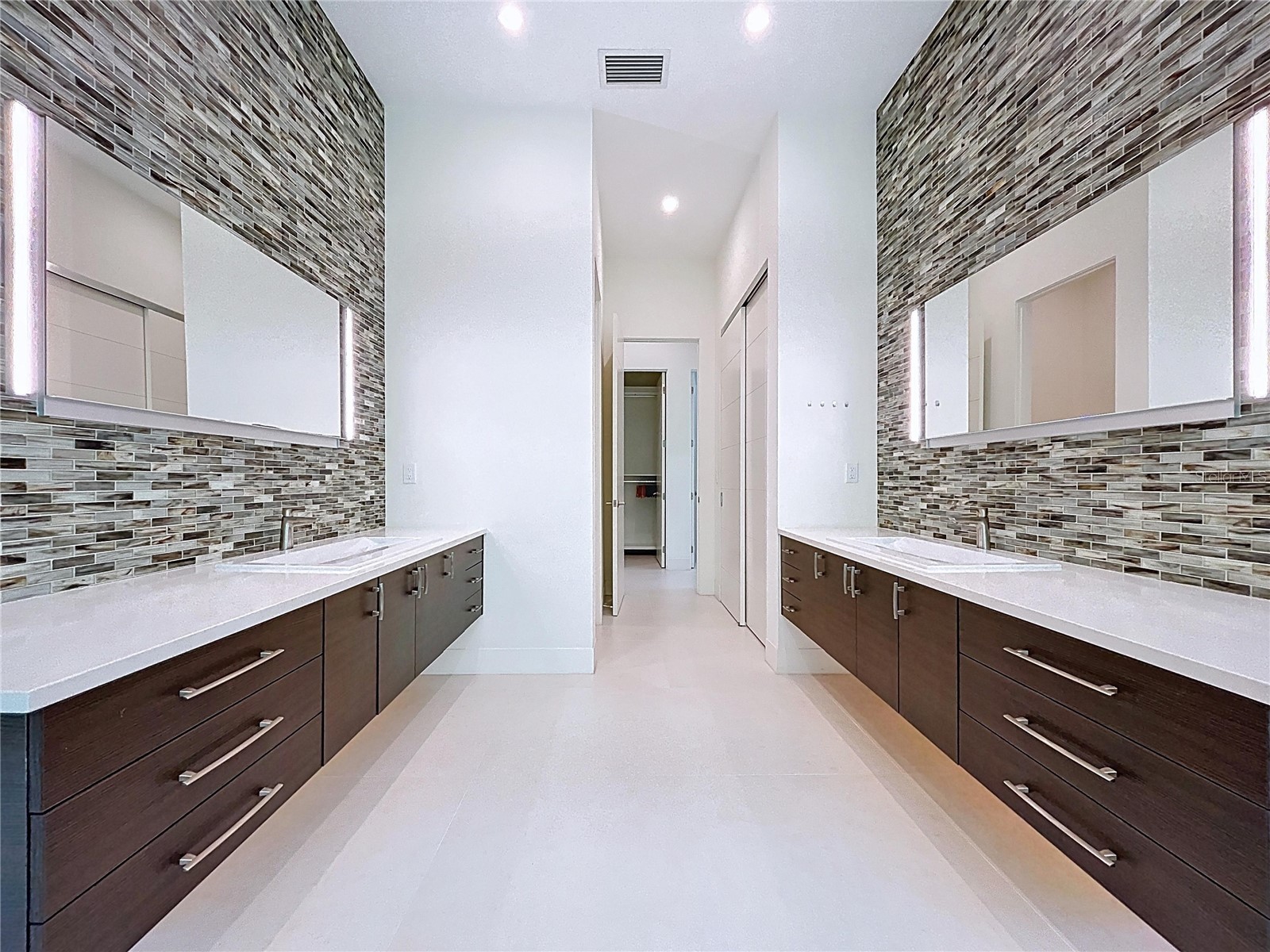 1347 Harbor Drive Sarasota FL 34239 A4679697 image49