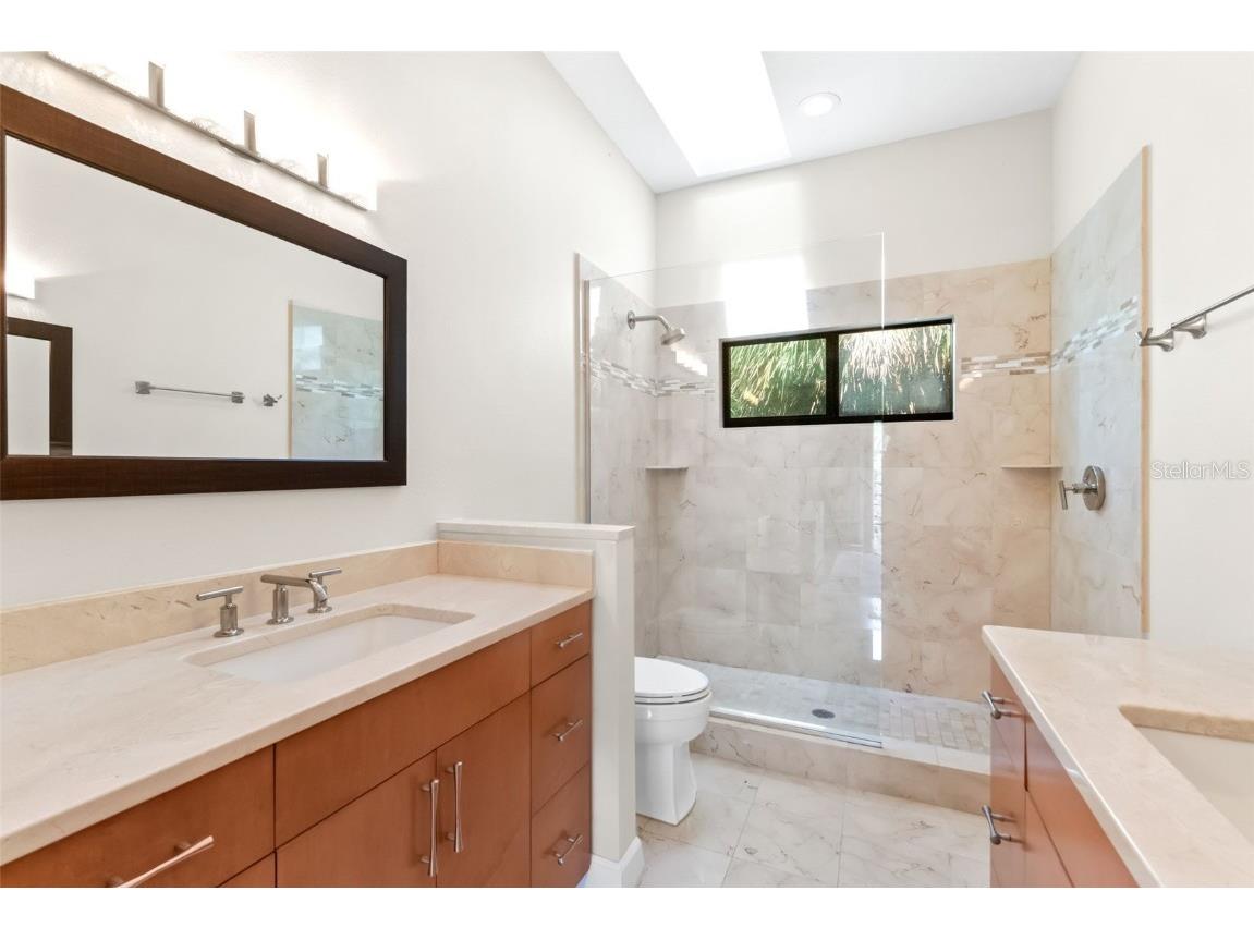 1347 Landings Drive #6 Sarasota FL 34231 - INTRACOASTAL WATERWAY A4656077 image37