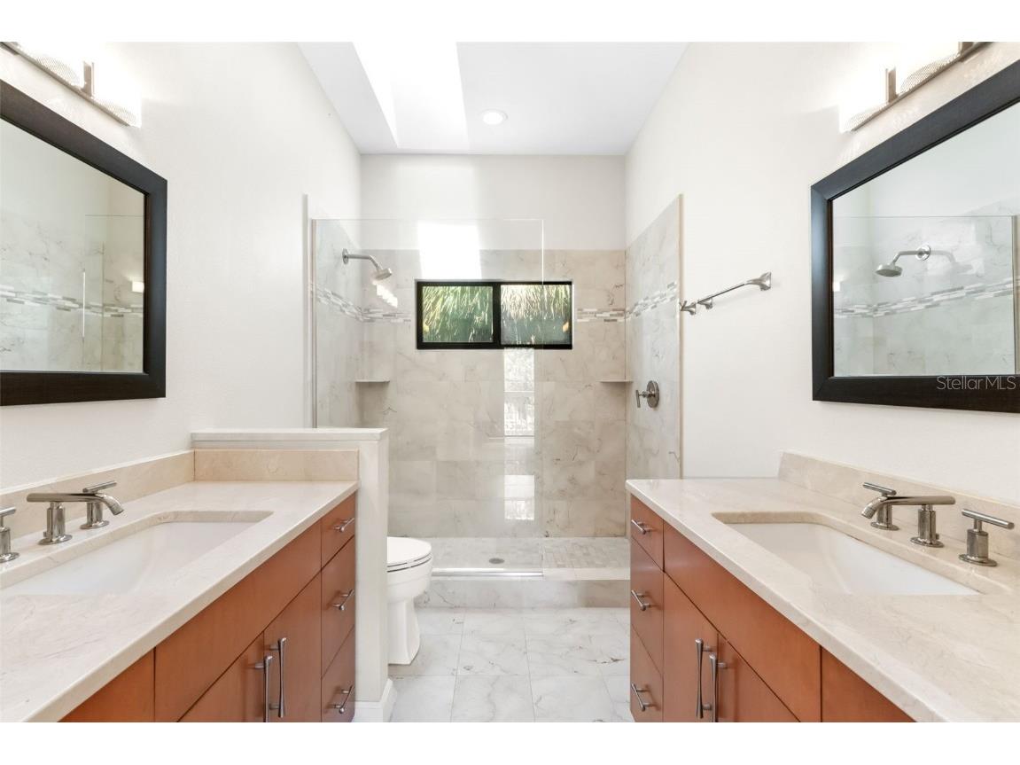 1347 Landings Drive #6 Sarasota FL 34231 - INTRACOASTAL WATERWAY A4656077 image38