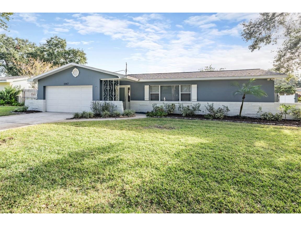 1347 Whispering Pines Drive Clearwater FL 33764 U8218283 image1