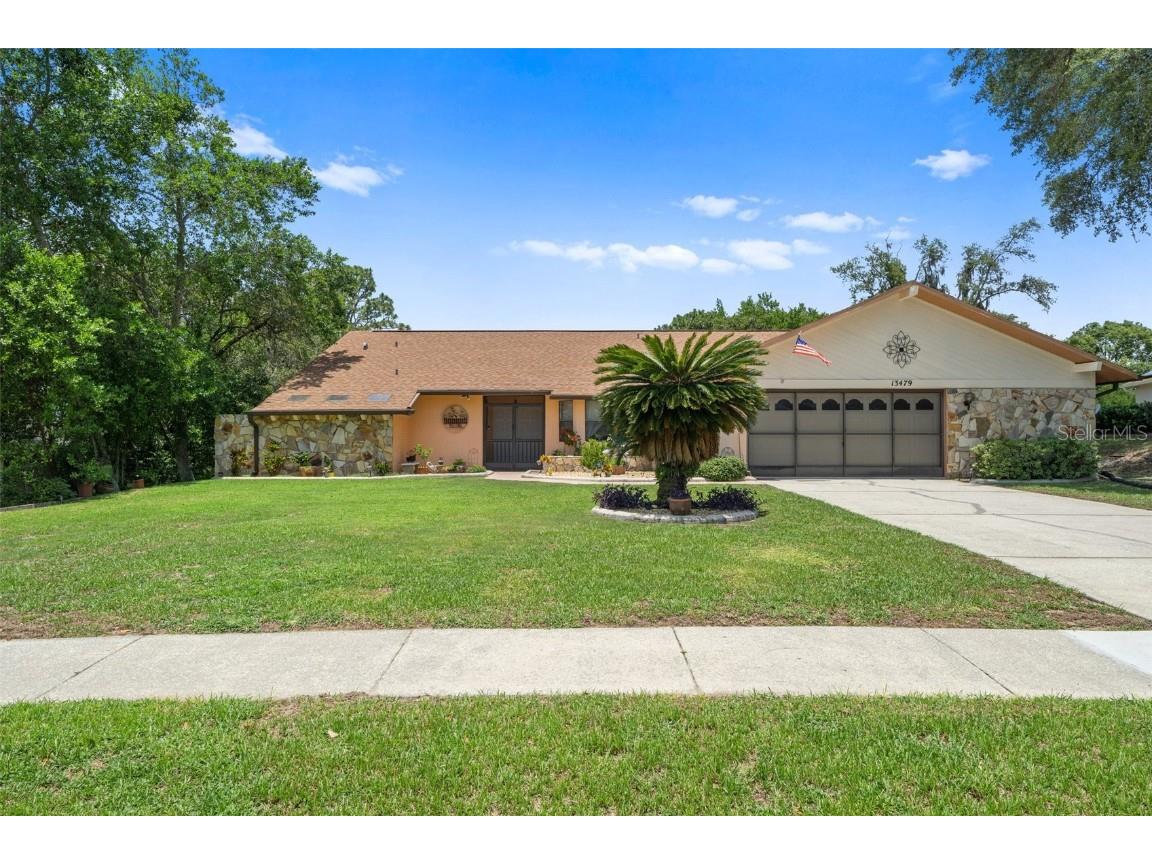 13479 Lawrence Street Spring Hill FL 34609 W7855866 image1