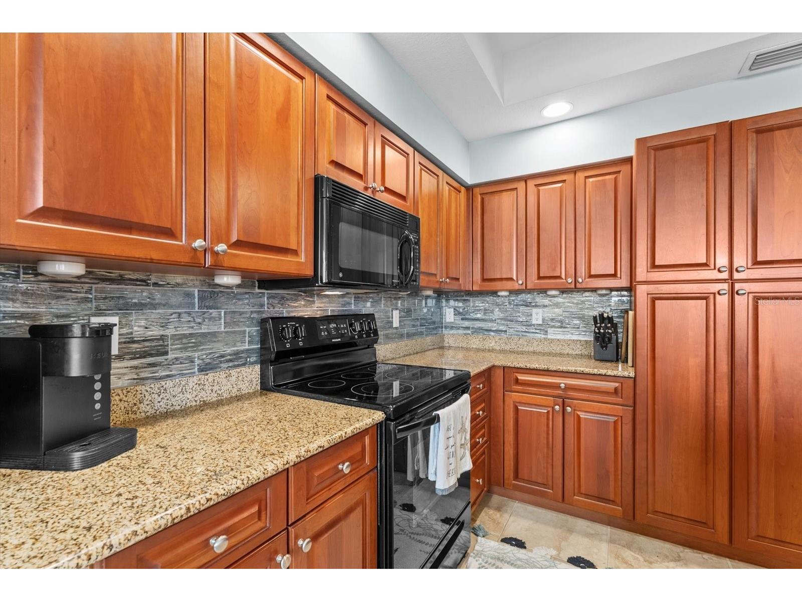 1349 Aqui Esta Drive #136 Punta Gorda FL 33950 - WOOD TRUST CANAL C7524756 image12