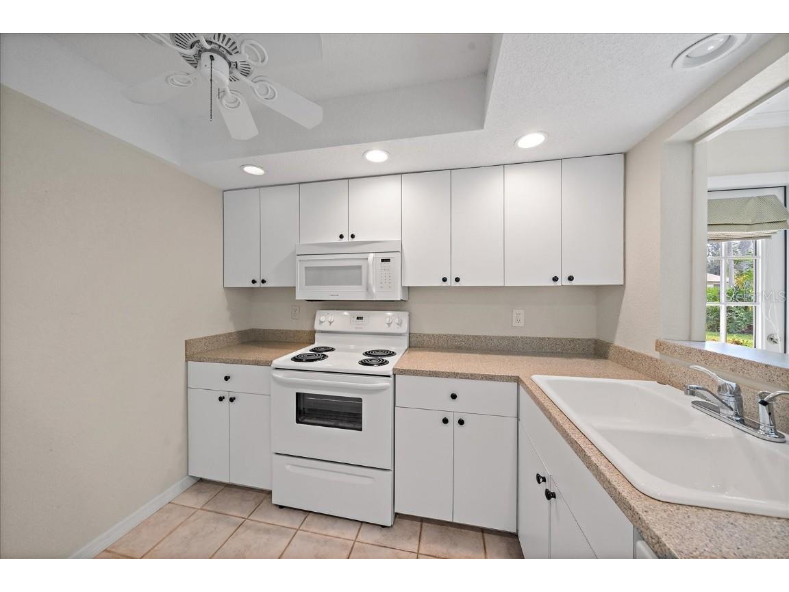 1349 Grand Boulevard #1006 Sarasota FL 34232 A4670997 image7