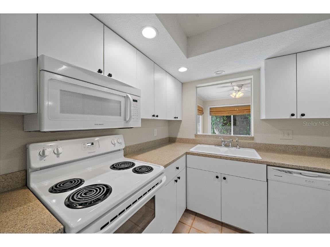 1349 Grand Boulevard #1006 Sarasota FL 34232 A4670997 image8